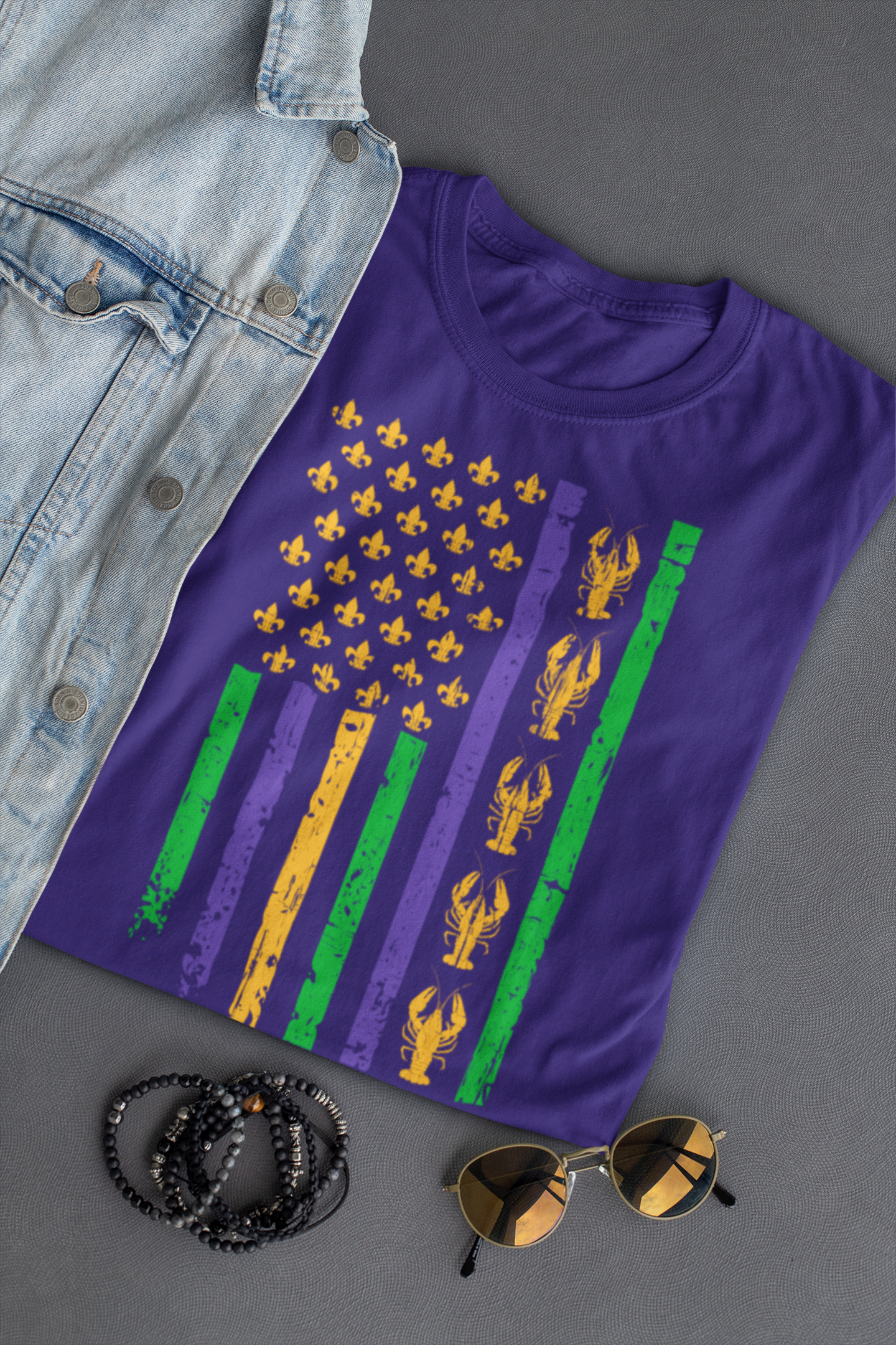 Mardi Gras Crawfish and Fleur-de-lis Flag New Orleans 2023 Graphic Tee